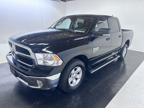 Used 2019 RAM 1500 Classic SLT w/ Luxury Group AWD/4WD image 7