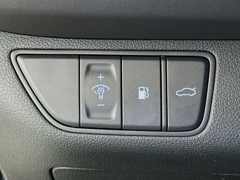 Used 2023 Genesis G70 2.0T w/ Sport Prestige Package image 22