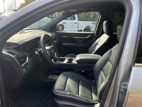 Used 2024 GMC Acadia Denali image 11