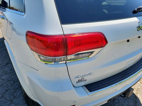 Used 2020 Jeep Grand Cherokee Overland AWD/4WD image 11