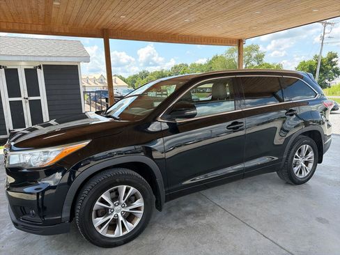 Used 2015 Toyota Highlander XLE AWD/4WD image 2