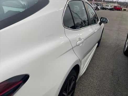 Used 2024 Toyota Camry SE image 19