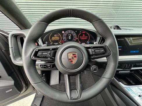 Used 2025 Porsche Cayenne GTS image 18