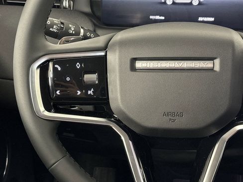 Used 2025 Land Rover Discovery Sport S image 16