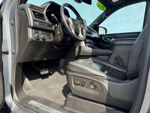 Used 2022 Chevrolet Tahoe Z71 w/ Luxury Package image 12