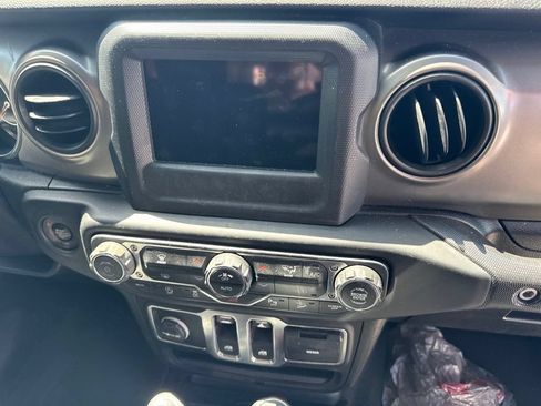 Used 2019 Jeep Wrangler Sport AWD/4WD image 28