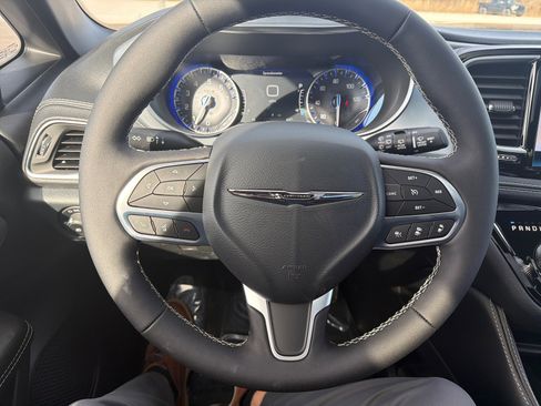 New 2026 Chrysler Pacifica Limited image 24