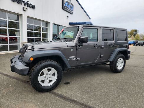 Used 2017 Jeep Wrangler Unlimited Sport w/ Quick Order Package 24S AWD/4WD image 7