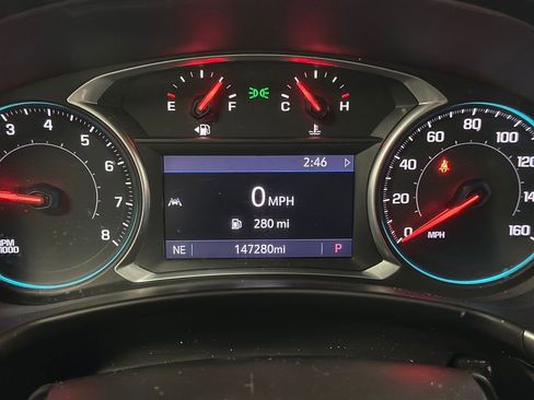 Used 2020 Chevrolet Equinox Premier w/ LPO, Floor Liner Package FWD image 4