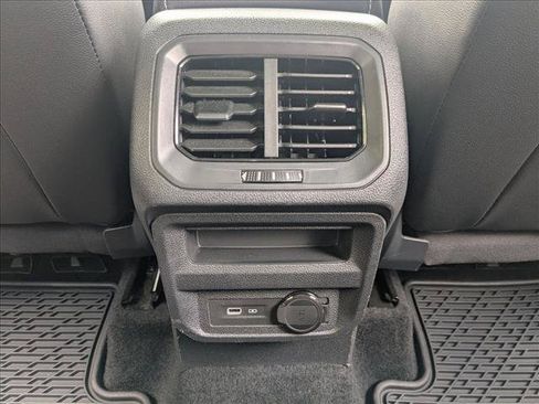 Used 2023 Volkswagen Tiguan SEL R-Line AWD/4WD image 18