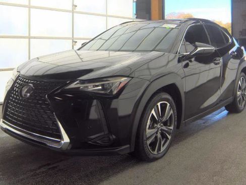 Used 2021 Lexus UX 200 w/ Premium Package image 4