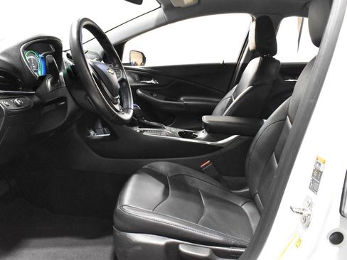 Used 2018 Chevrolet Volt Premier image 3