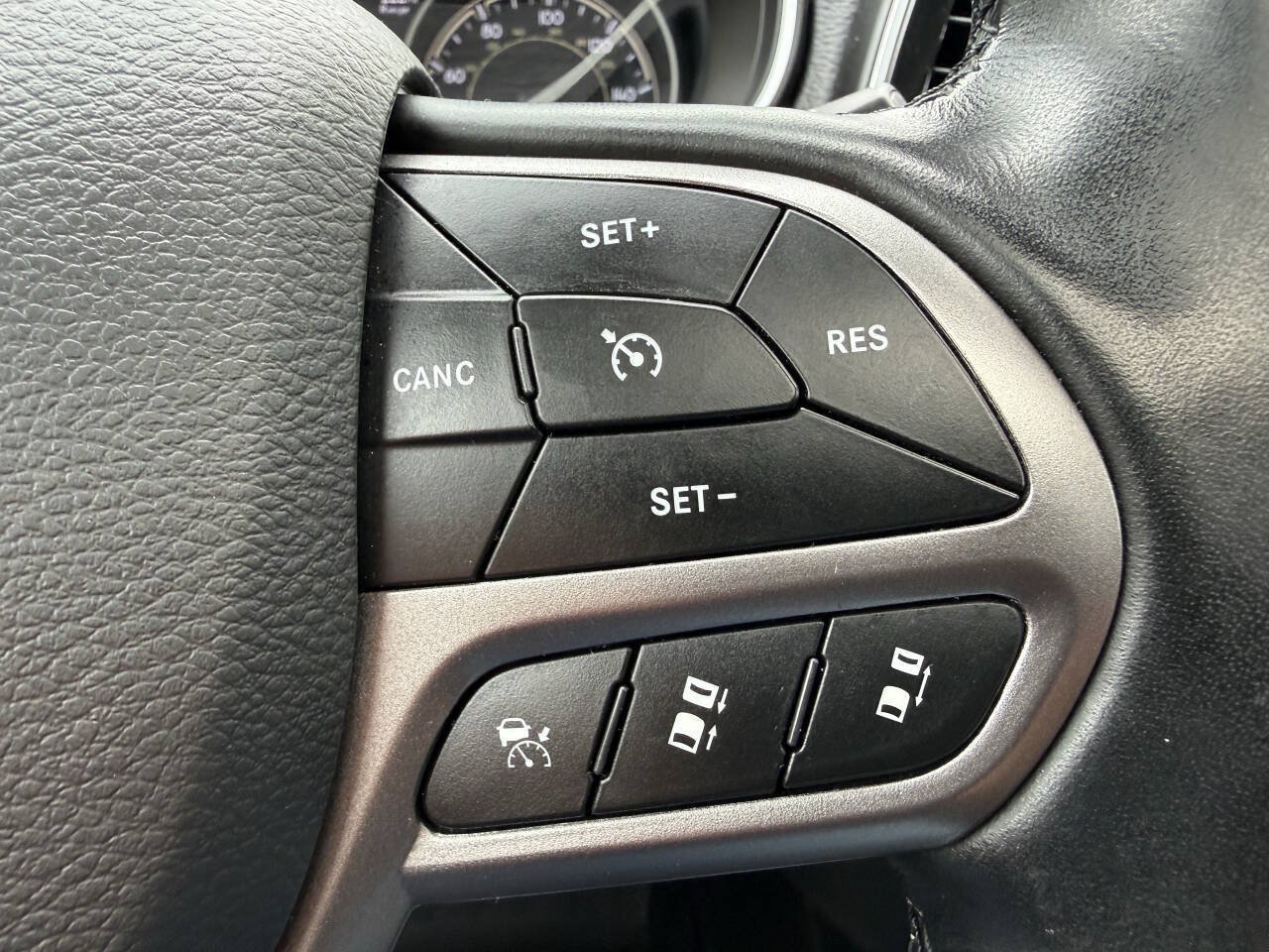 Used 2021 Jeep Cherokee Limited AWD/4WD image 24