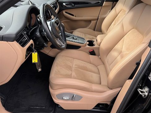 Used 2021 Porsche Macan image 10