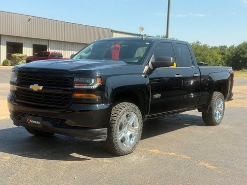 Used 2018 Chevrolet Silverado 1500 Custom w/ Texas Edition AWD/4WD image 3