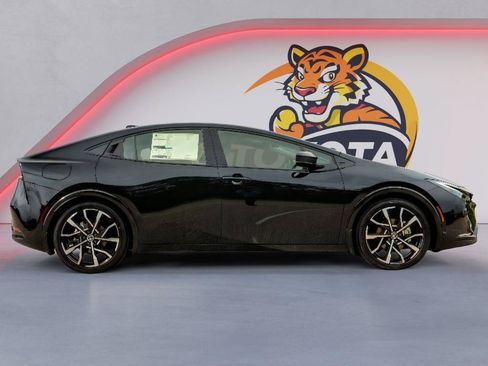 New 2026 Toyota Prius Plug-In Hybrid FWD image 4