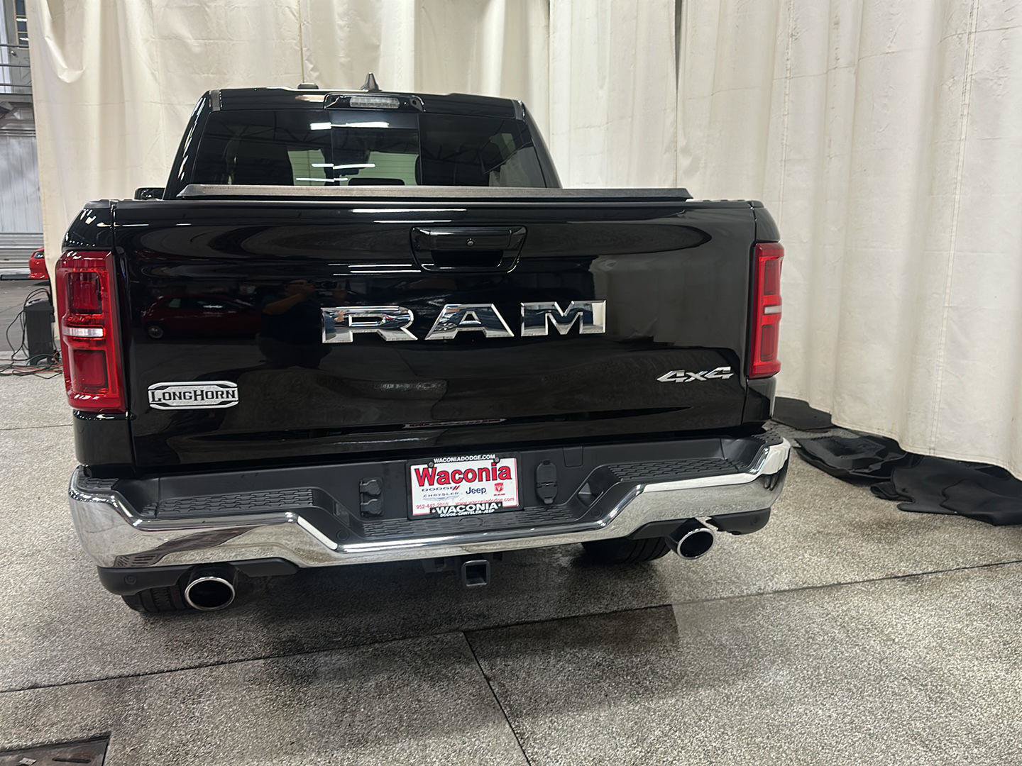 Used 2025 RAM 1500 Limited AWD/4WD image 4