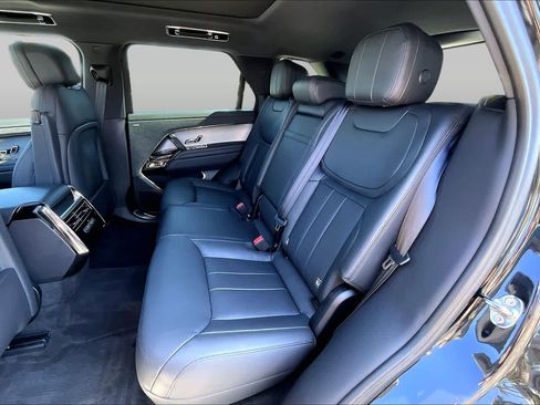 Used 2025 Land Rover Range Rover Sport Dynamic SE AWD/4WD image 18