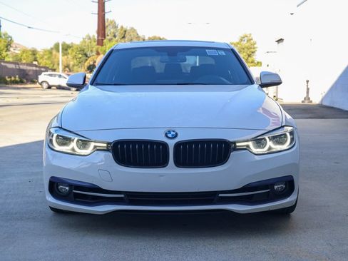 Used 2018 BMW 340i Sedan w/ Premium Package RWD image 9