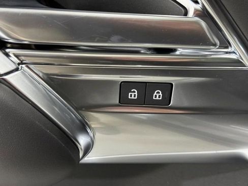 New 2026 Land Rover Range Rover Long Wheelbase SE AWD/4WD image 26