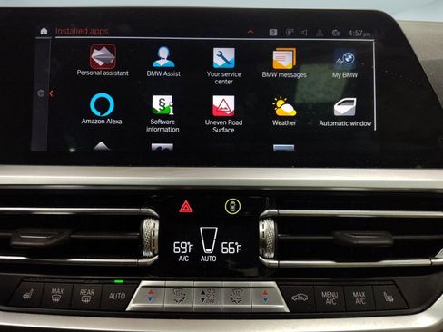 Used 2022 BMW 330i xDrive Sedan w/ Driving Assistance Package image 21