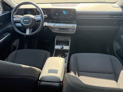 Used 2025 Hyundai Kona SEL FWD image 10