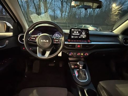 Used 2024 Kia Forte LXS image 6