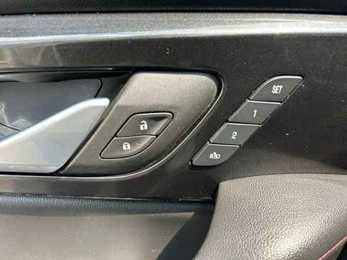 Used 2022 Chevrolet Blazer RS w/ Enhanced Convenience Package FWD image 11