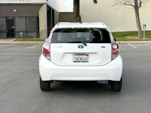 Used 2014 Toyota Prius C One image 5