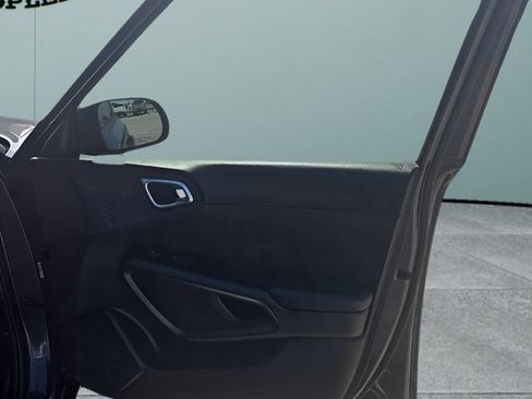 Used 2020 Kia Soul S FWD image 17