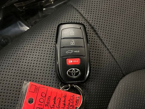 Used 2024 Toyota Grand Highlander AWD image 28