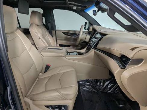 Used 2019 Cadillac Escalade Platinum AWD/4WD image 24