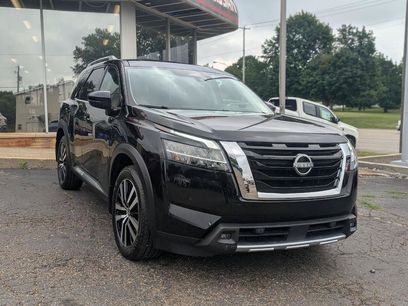 Used 2023 Nissan Pathfinder Platinum w/ Cargo Package