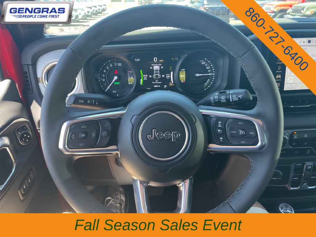 Used 2025 Jeep Wrangler Unlimited Sahara AWD/4WD image 50