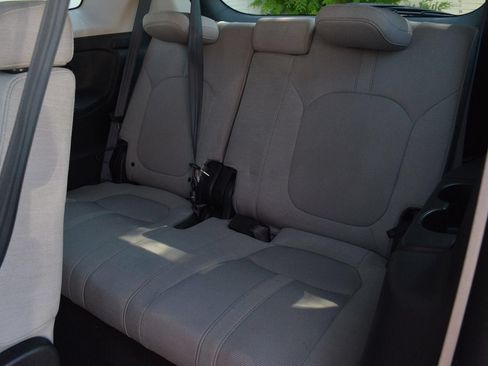 Used 2023 Honda Pilot LX image 13