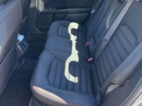 Used 2016 Ford Fusion SE FWD image 10