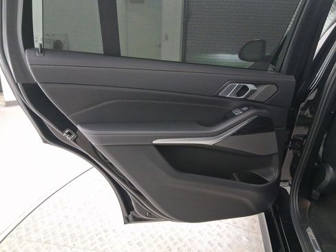 Certified 2022 BMW X7 M50i image 27