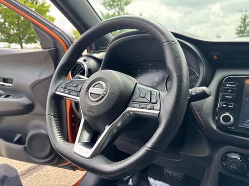 Used 2022 Nissan Kicks SR w/ Premium Package FWD image 20