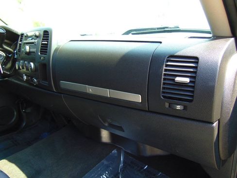 Used 2010 Chevrolet Silverado 1500 LT w/ Interior Plus Package AWD/4WD image 13