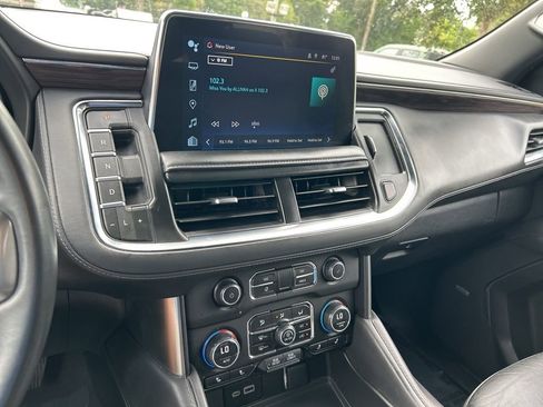 Used 2023 Chevrolet Suburban LT image 24