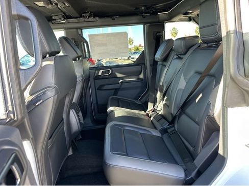 New 2025 Ford Bronco Outer Banks w/ Sasquatch Package image 17