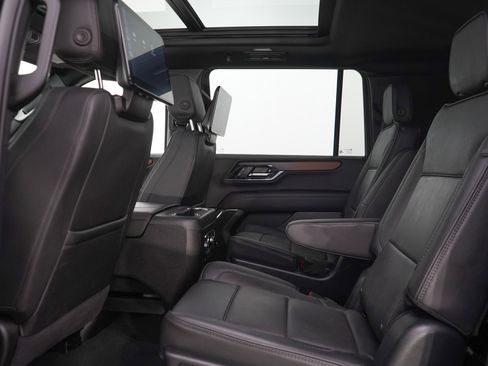 Used 2025 GMC Yukon XL Denali w/ Denali Reserve Package AWD/4WD image 20