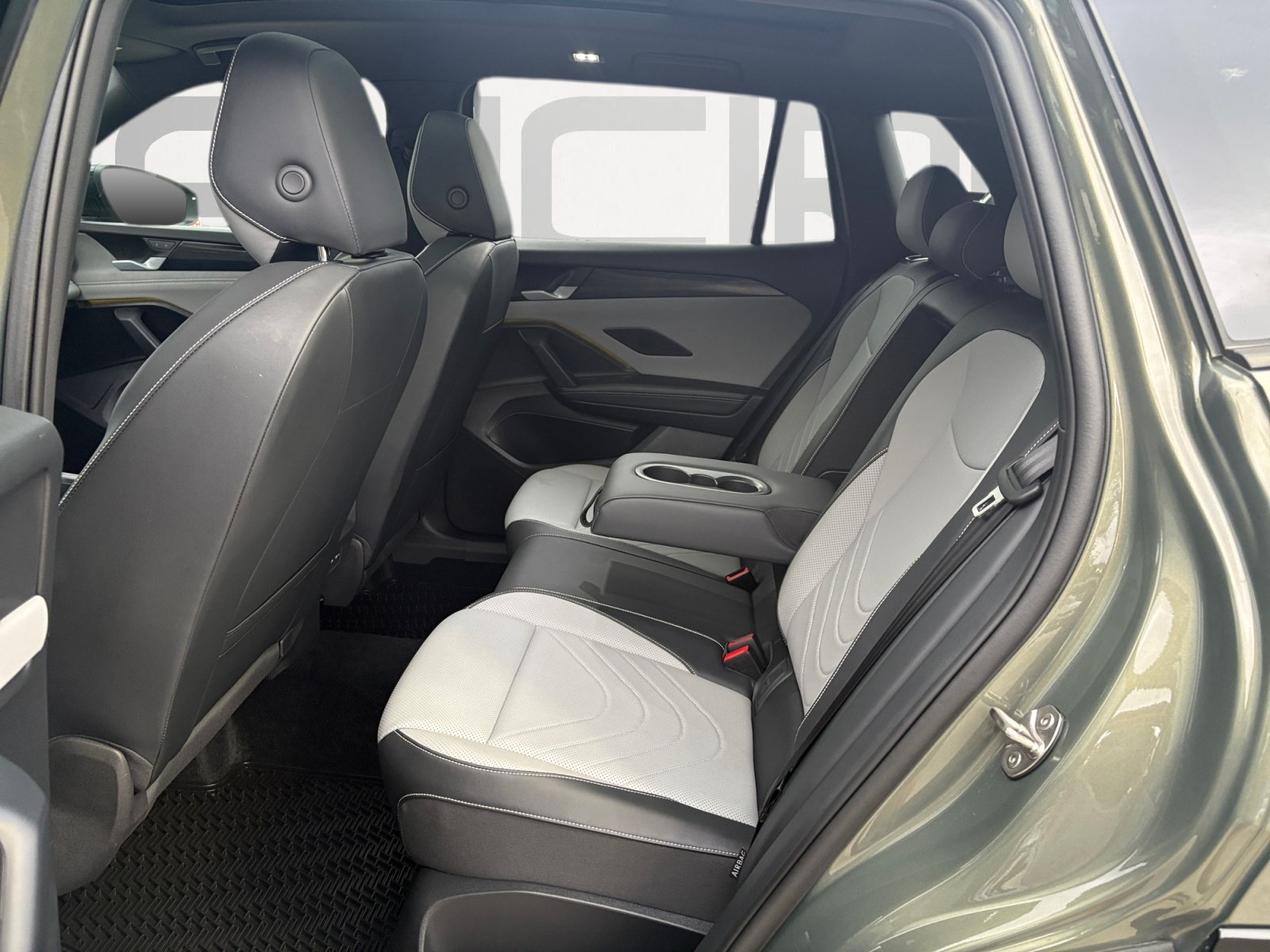 Certified 2026 Volkswagen Tiguan SE R-Line FWD image 21