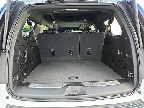 New 2026 Chevrolet Suburban Premier w/ Sun And Tow Package AWD/4WD image 12
