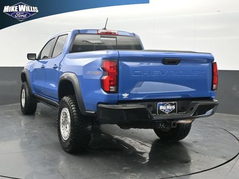 Used 2025 Chevrolet Colorado ZR2 w/ Technology Package AWD/4WD image 5
