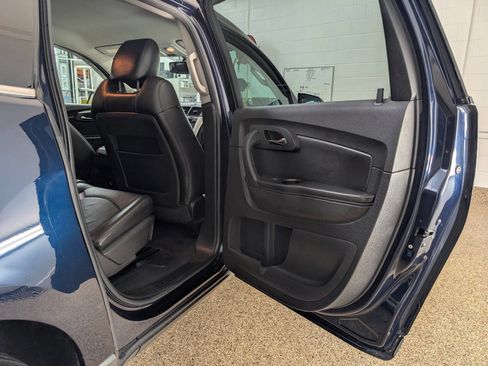 Used 2012 Chevrolet Traverse LT image 17