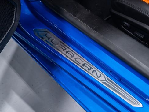 Used 2021 Lamborghini Huracan EVO RWD image 15