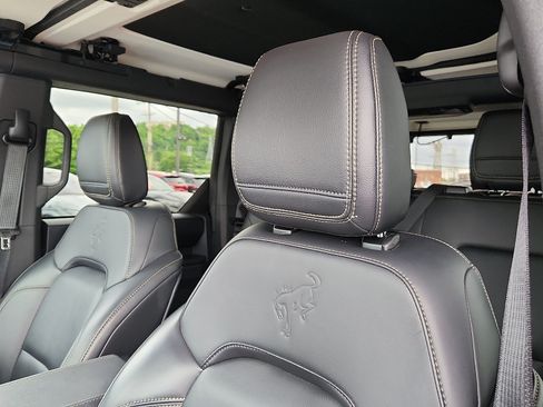 Used 2025 Ford Bronco Badlands AWD/4WD image 14