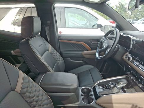 Used 2024 GMC Canyon Denali AWD/4WD image 12