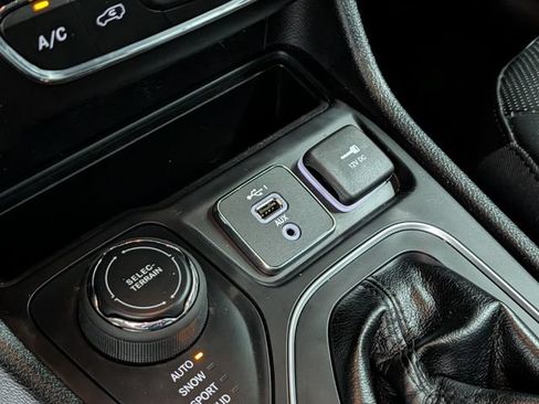 Used 2021 Jeep Cherokee Latitude Lux AWD/4WD image 26